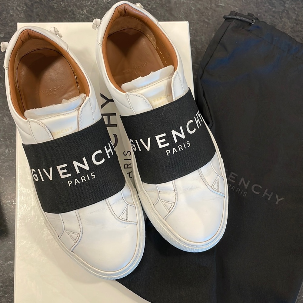 Givenchy Sneakers